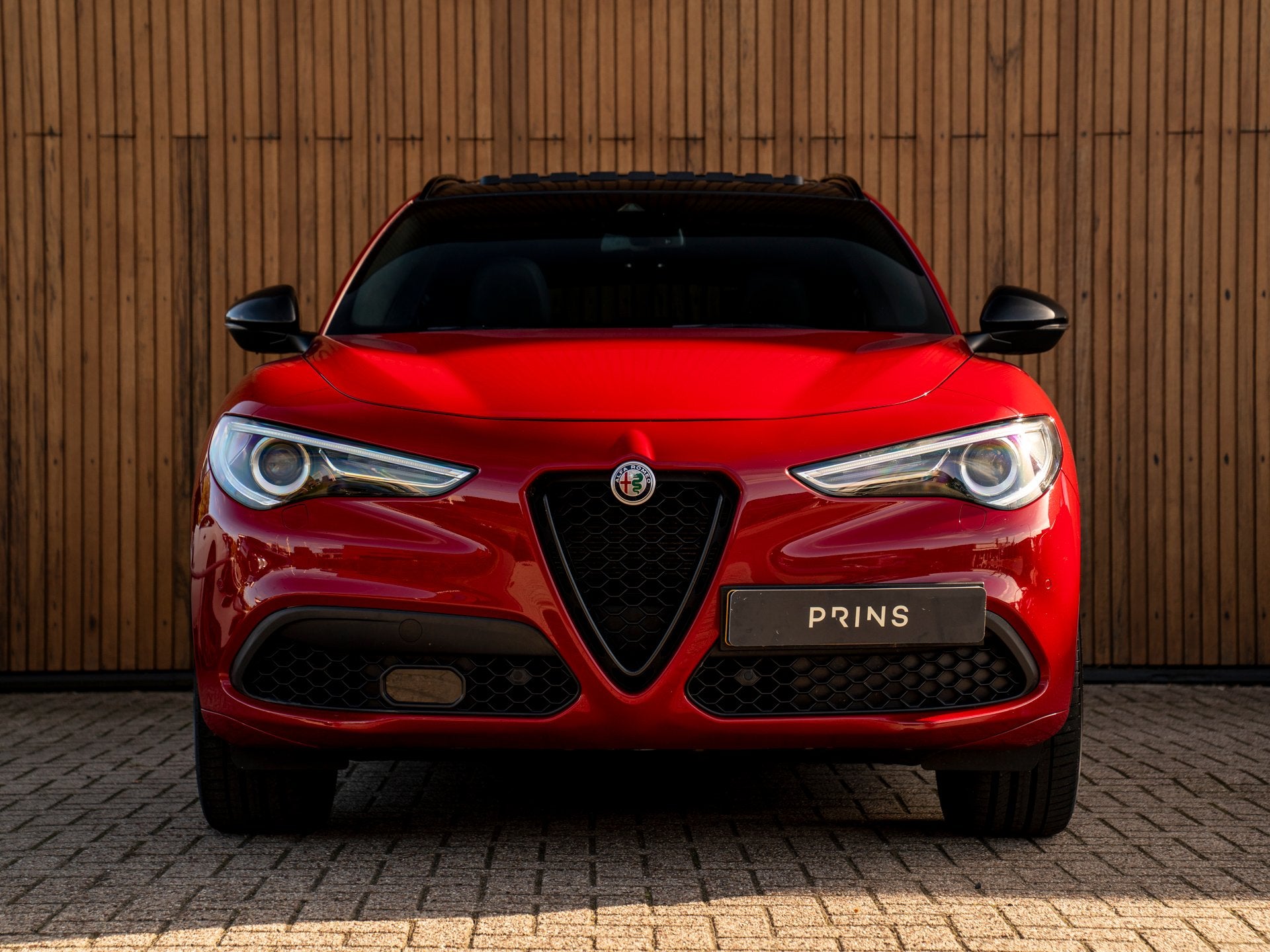 Alfa Romeo Stelvio 2.0T 280pk AWD Veloce | Pano-dak | CarPla, Auto's, Automaat, 4 cilinders, Met garantie (alle), Bedrijf