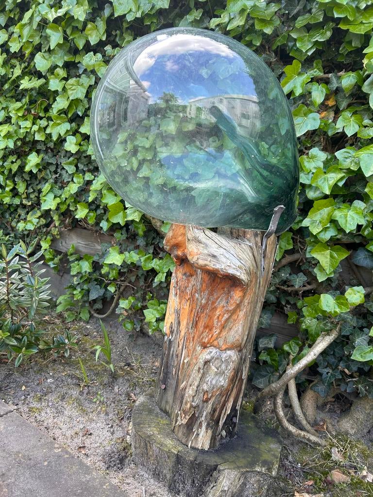 Uniek Tuinbeeld: Glazen sculptuur op Houten Sokkel, Ophalen
