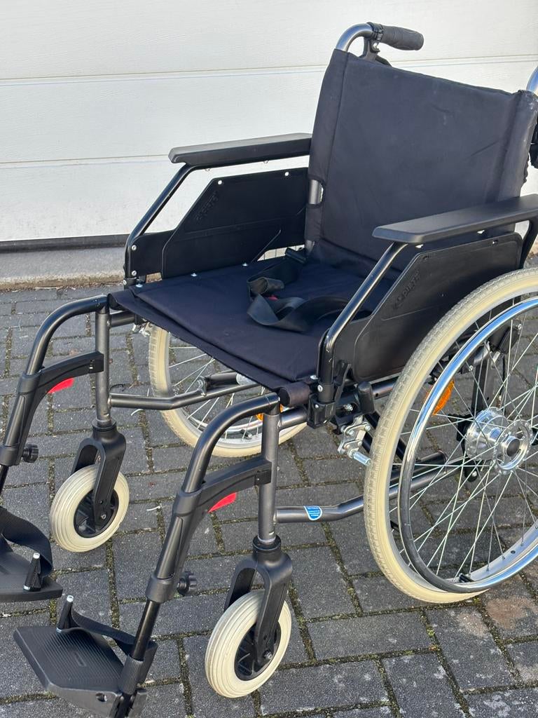 Rolstoel Dietz Caneo B normaal €400 tot €700 duitse makelij, Dietz, Zo goed als nieuw, Dietz Caneo B, Adres: Reutäckerstraße 12, 76307 Karlsbad, Duitsland