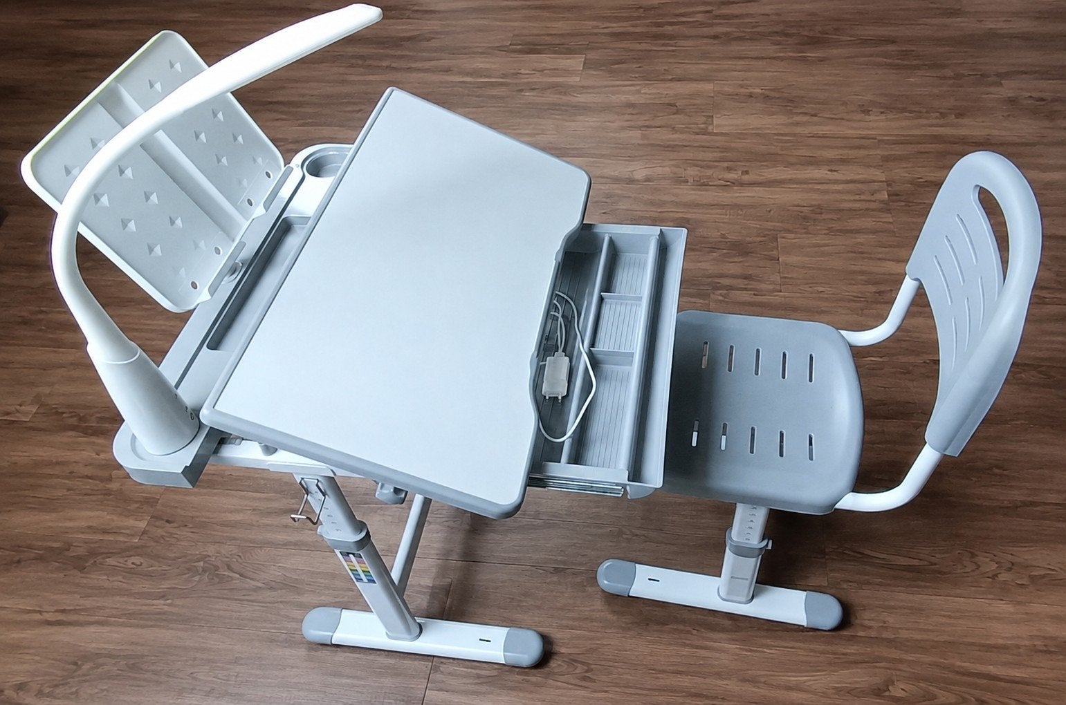 Verstelbaar kinderbureau met stoel, Kinderen en Baby's, Ophalen, Gebruikt, Tafel(s) en Stoel(en)