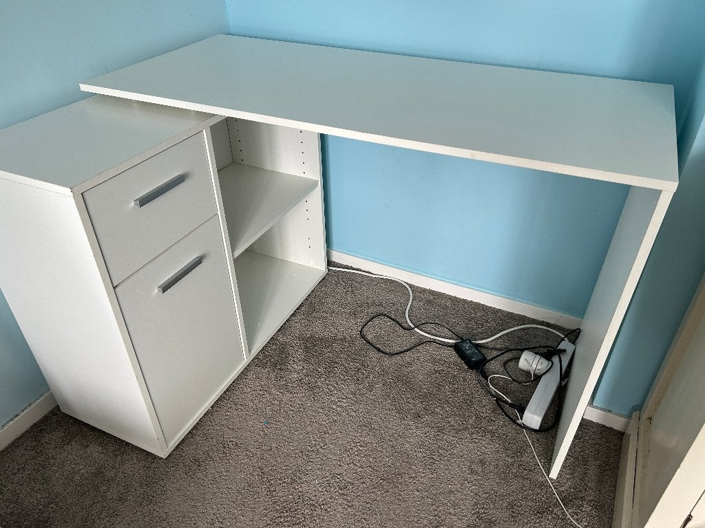 Hoekbureau Albrecht, 117 cm, Demontabel, Spaanplaat of MDF, Zo goed als nieuw