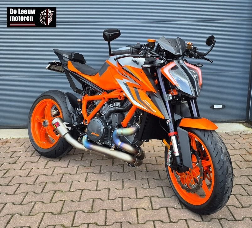 KTM 1290 SUPER DUKE R | TITANIUM AKRA | 2021 | LAGE KM, 2 cilinders, Bedrijf, De Leeuw motoren, Naked bike