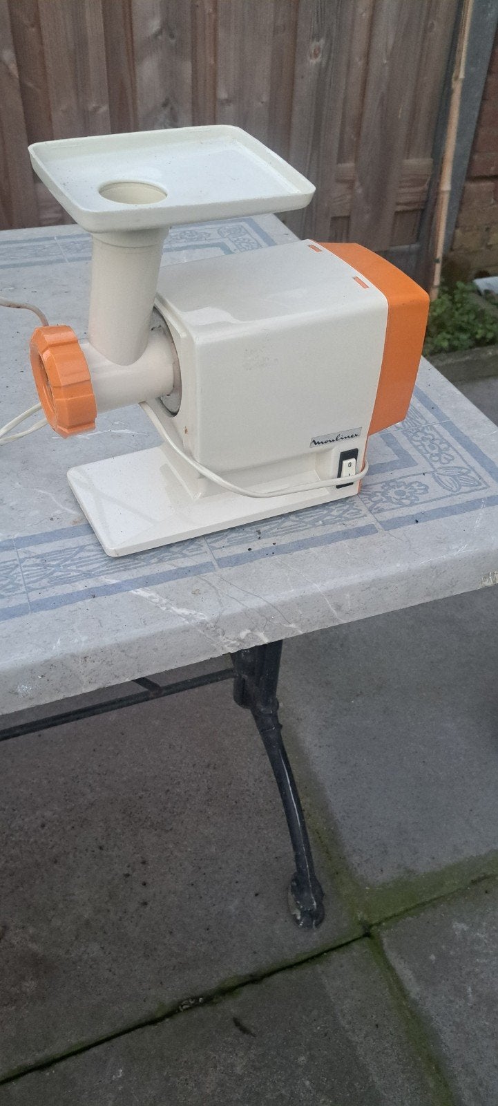 Vintage Moulinex Vleesmolen - Made in France, Witgoed en Apparatuur, Keukenmixers, Ophalen of Verzenden, Gebruikt