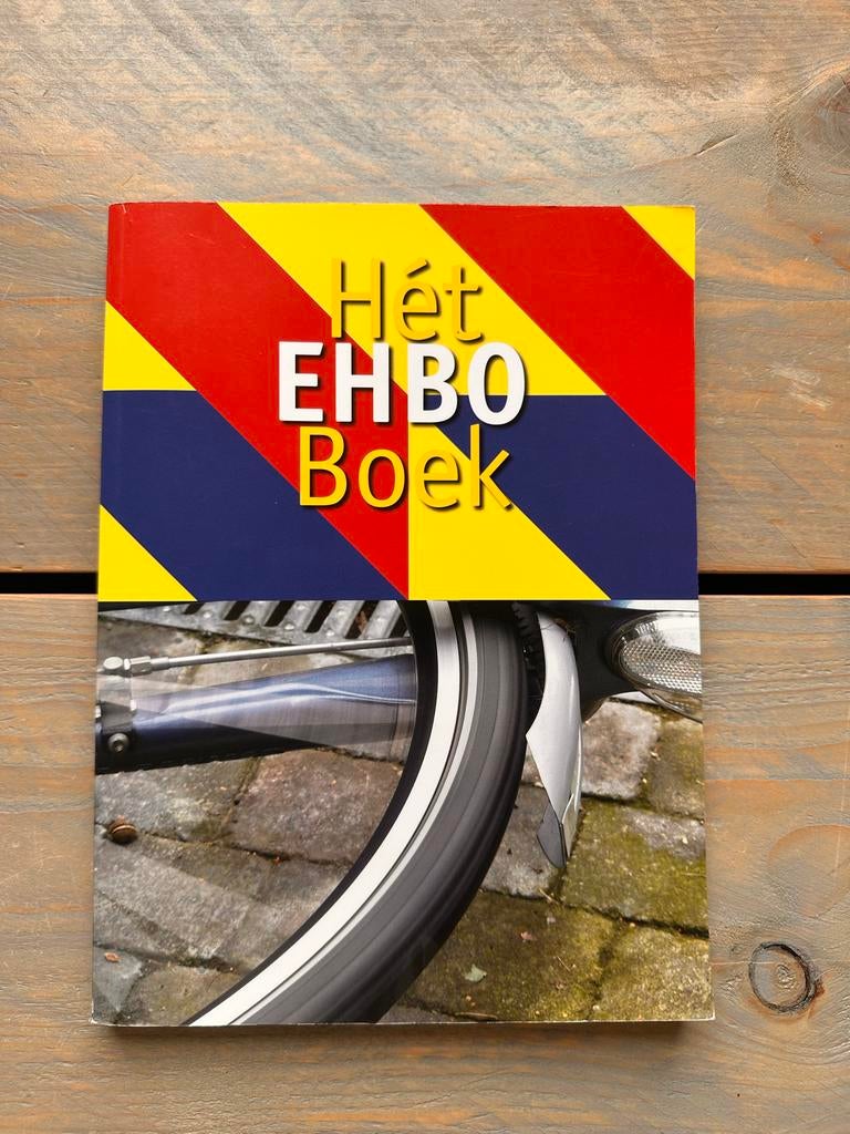 Hét EHBO Boek - Handig en leerzaam!, Ophalen of Verzenden, Zo goed als nieuw, Overige onderwerpen