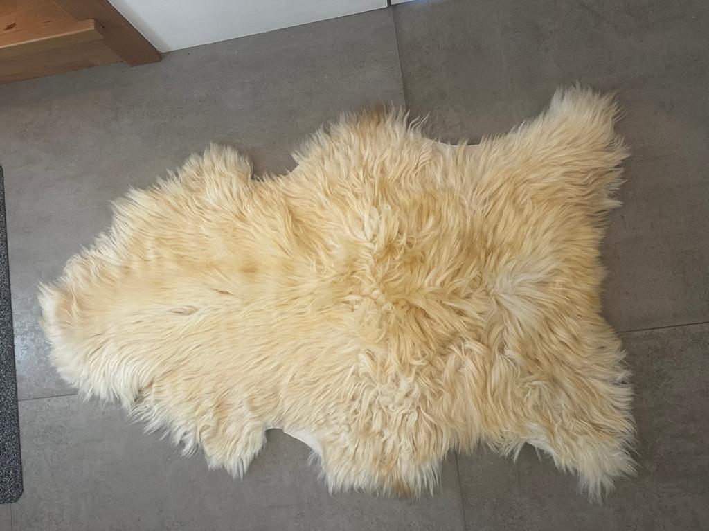 Schapenvacht, zacht en decoratief, 100 tot 150 cm, Zo goed als nieuw, Crème, Overige vormen