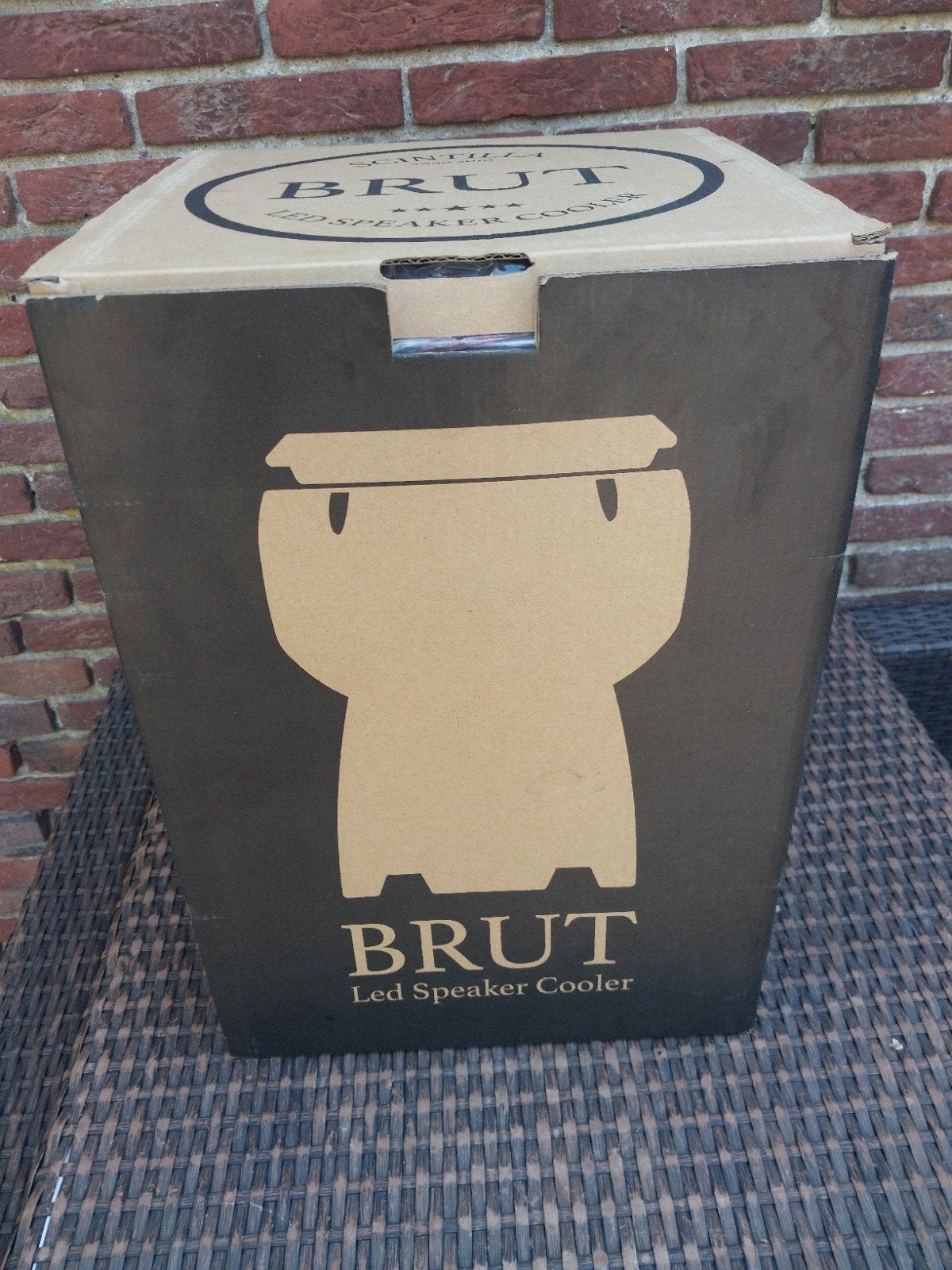 Brut LED Speaker Cooler - Nieuw in doos, Meerkleurig, Nieuw, Kunststof, Ophalen of Verzenden
