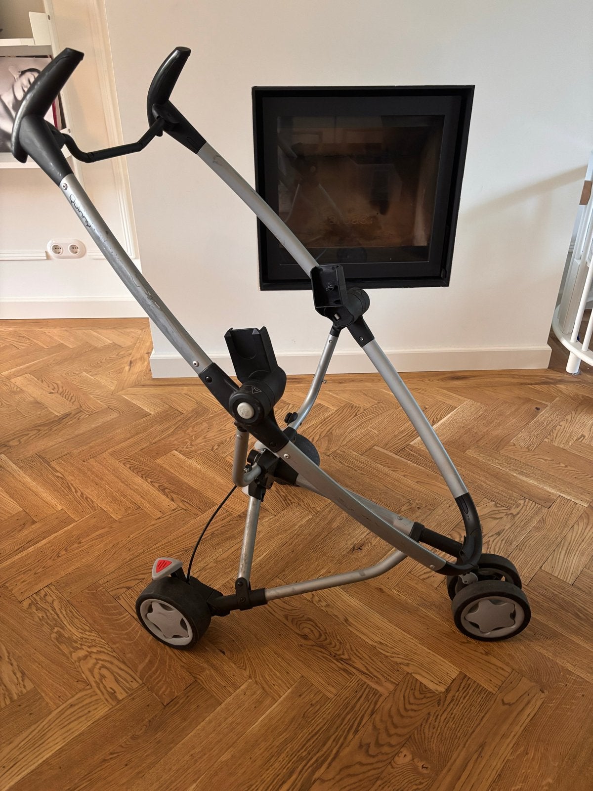 Quinny Zapp onderstel met Maxi-Cosi adapters, Ophalen, Gebruikt, Quinny