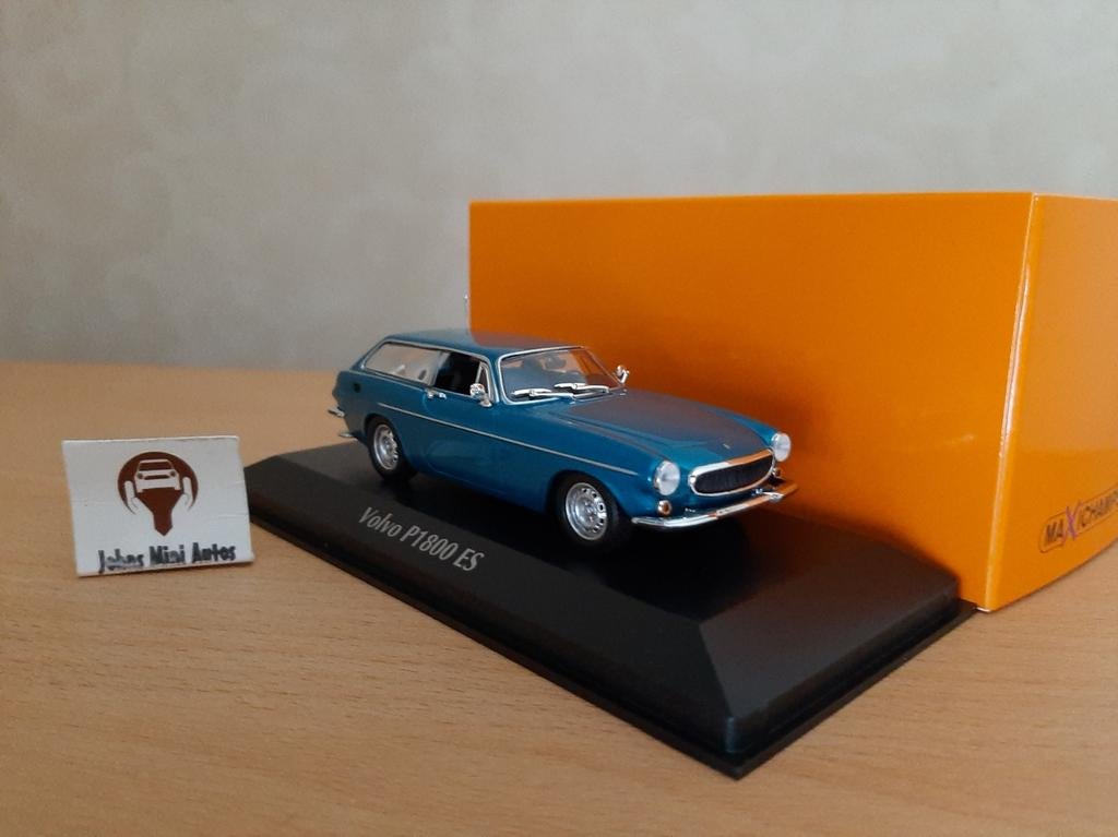 Volvo P1800 ES 1971 Turquoise Metallic van Maxichamps 1:43