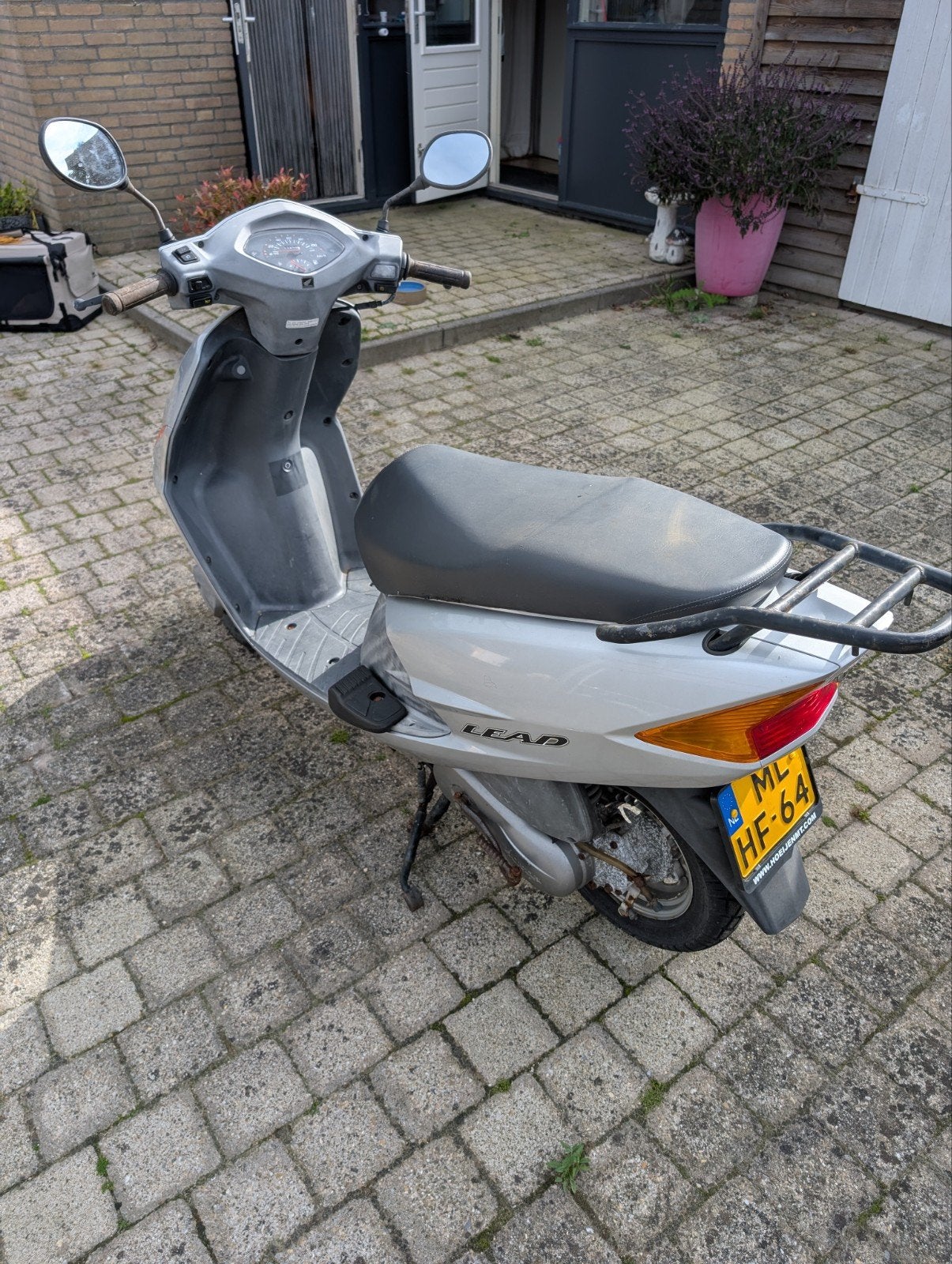 Honda Lead Scooter - Zilverkleurig, 17498 km, Motoren, Motoren | Honda, Scooter, Gebruikt, Particulier, 100 cc