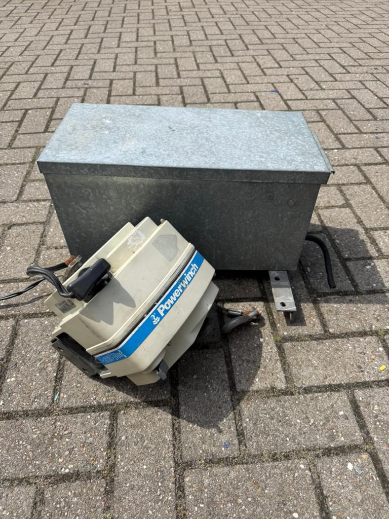 Elektrische lier, Ophalen, Zo goed als nieuw