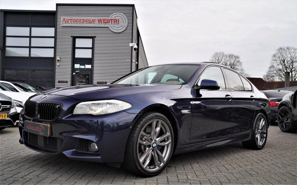 BMW 5-serie 550i High Executive | M-pakket | Adaptieve cruis, Automaat, Euro 5, Achterwielaandrijving, Gebruikt