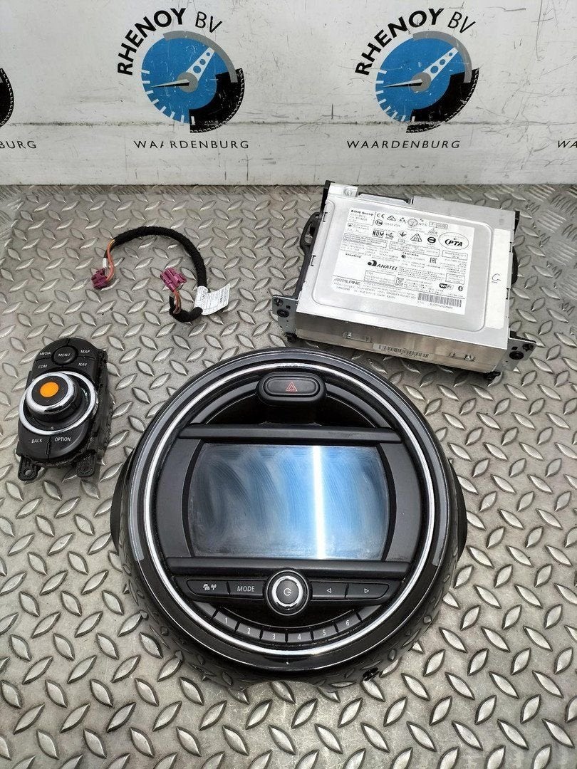 MINI (BMW) MINI F55 1.5 One Pepper  NAVIGATIE 2018, Ophalen of Verzenden, Gebruikt, Stiba lid