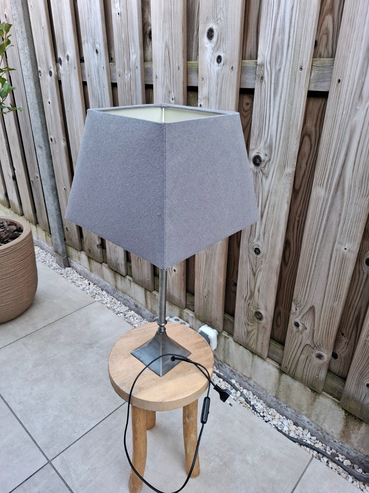Mooi schemerlamp, Ophalen