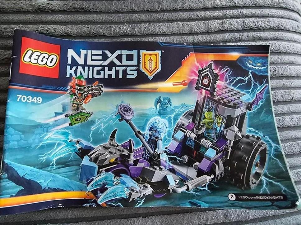 Lego nexo nights 70349 en minifiguren, Ophalen of Verzenden, Zo goed als nieuw
