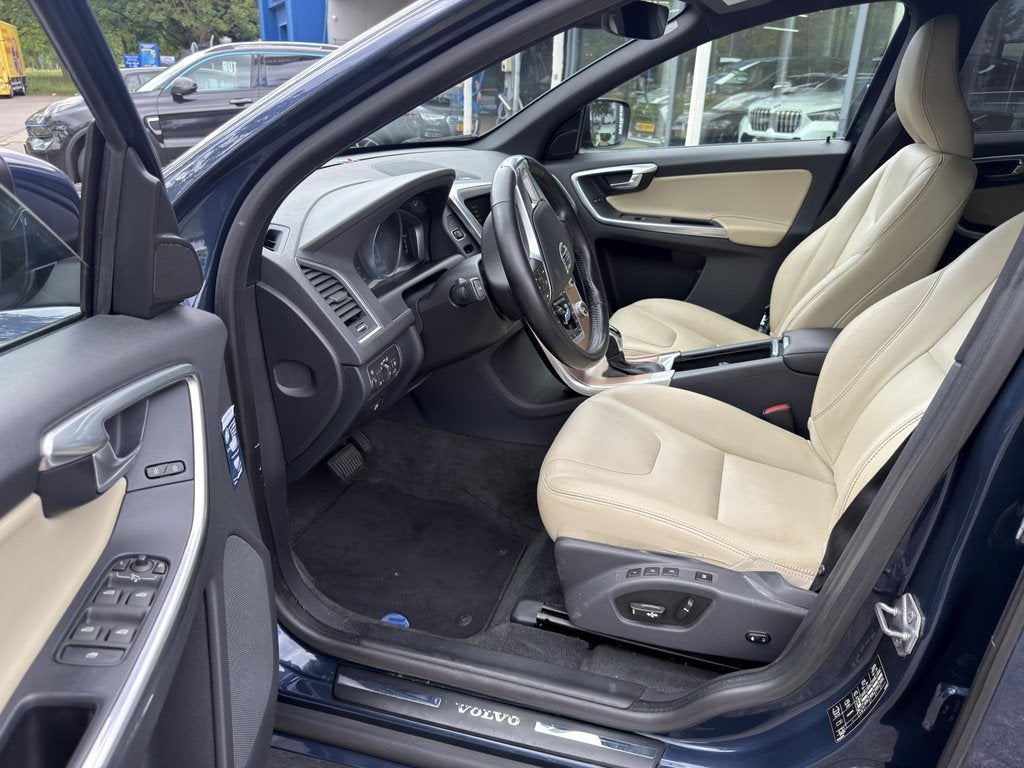 Volvo XC60 2.0 T5 FWD Ocean Race|Keyless|Camera|Trekhaak|Lee, Gebruikt, Euro 6, 4 cilinders, 245 pk