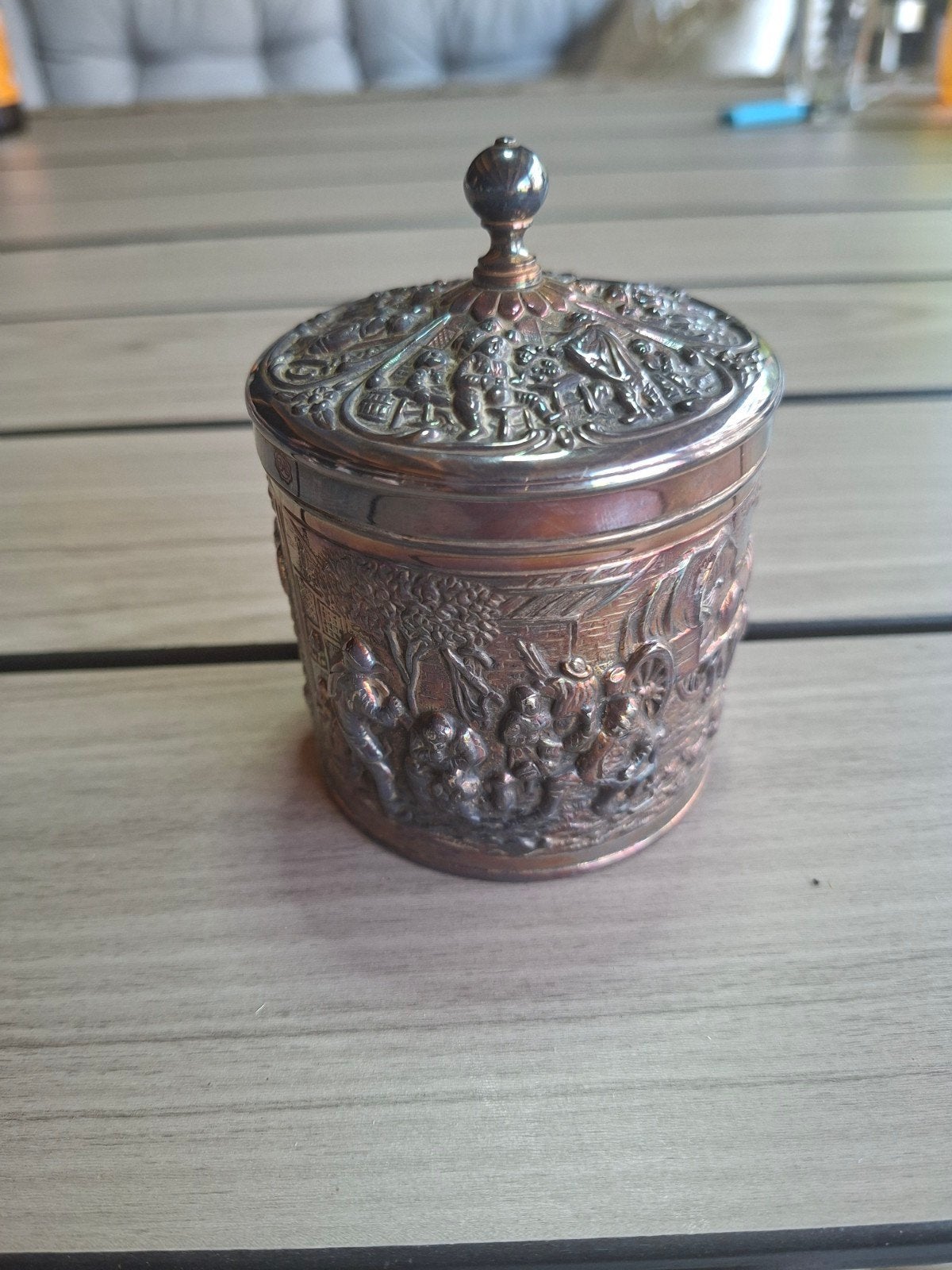 theebus Douwe Egberts, Ophalen