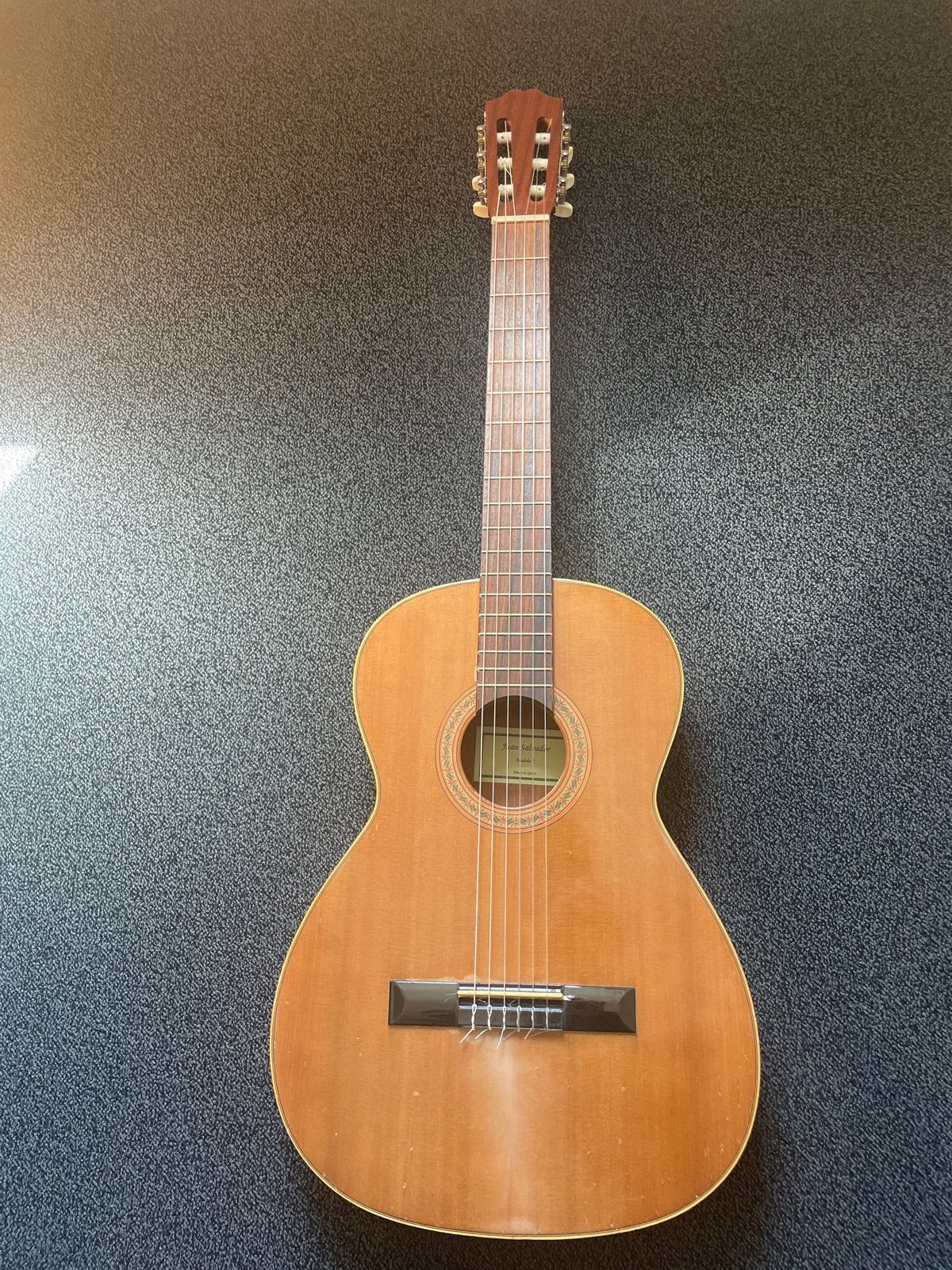 Juan Salvador Modelo 2 Klassieke Gitaar, Muziek en Instrumenten, Snaarinstrumenten | Gitaren | Akoestisch, Ophalen, Gebruikt, Klassieke of Spaanse gitaar
