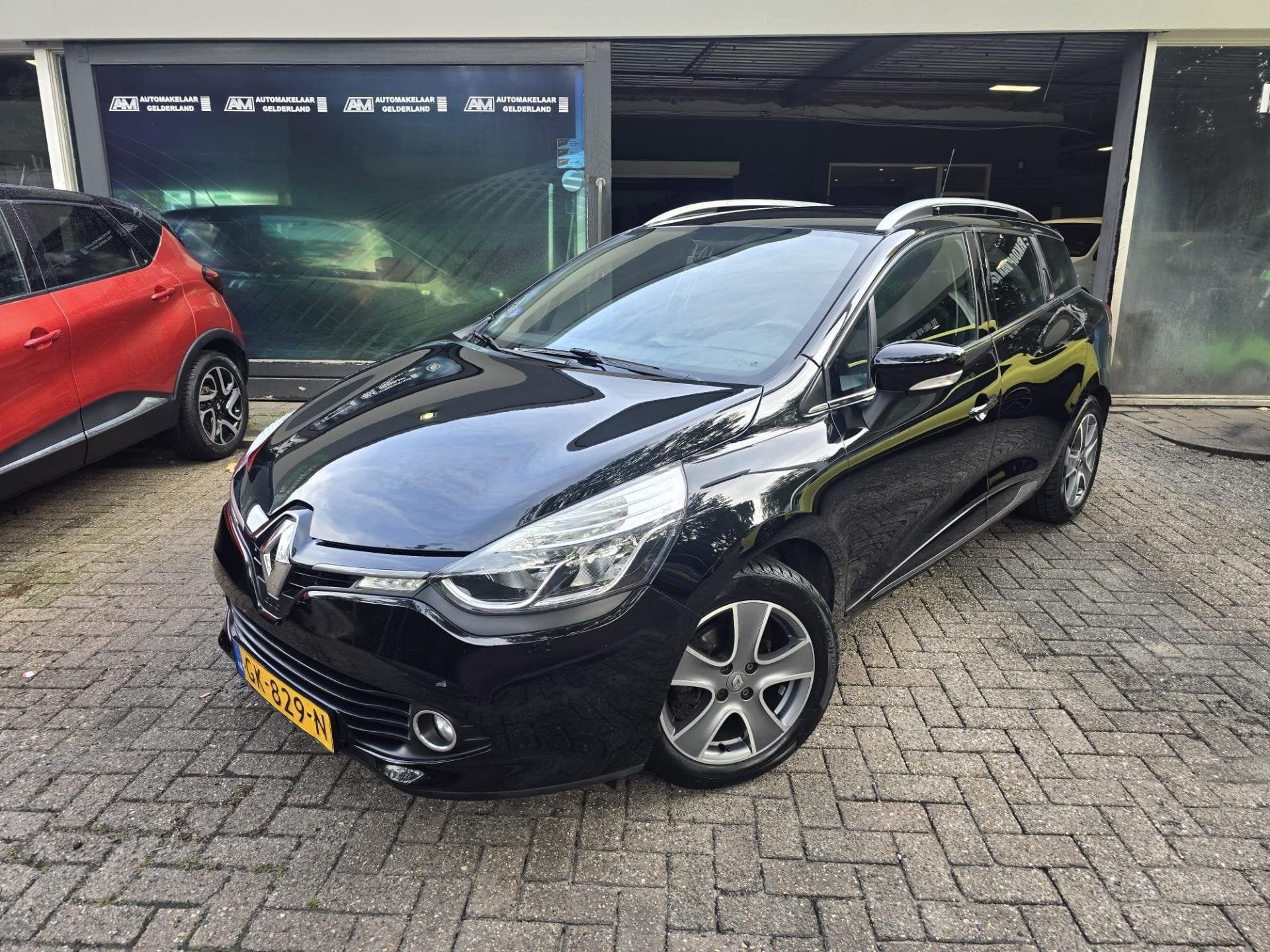 Renault Clio Estate 0.9 TCe Night&Day | 2E EIGENAAR |3/6 OF, Stof, Zwart, Origineel Nederlands, Handgeschakeld