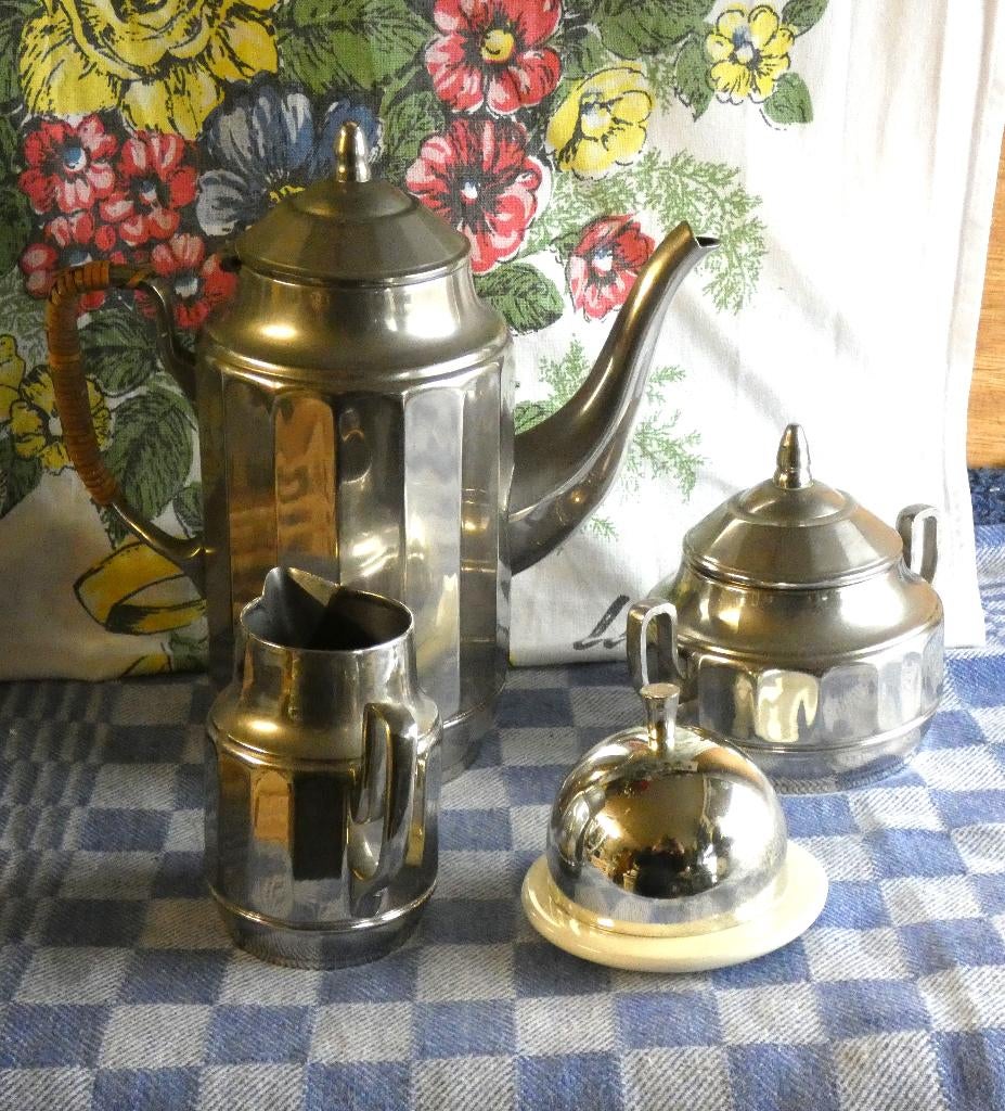 brocant serviesgoed/koffiekan/melkkan/suikerpot/ botervloot, Antiek en Kunst, Ophalen of Verzenden