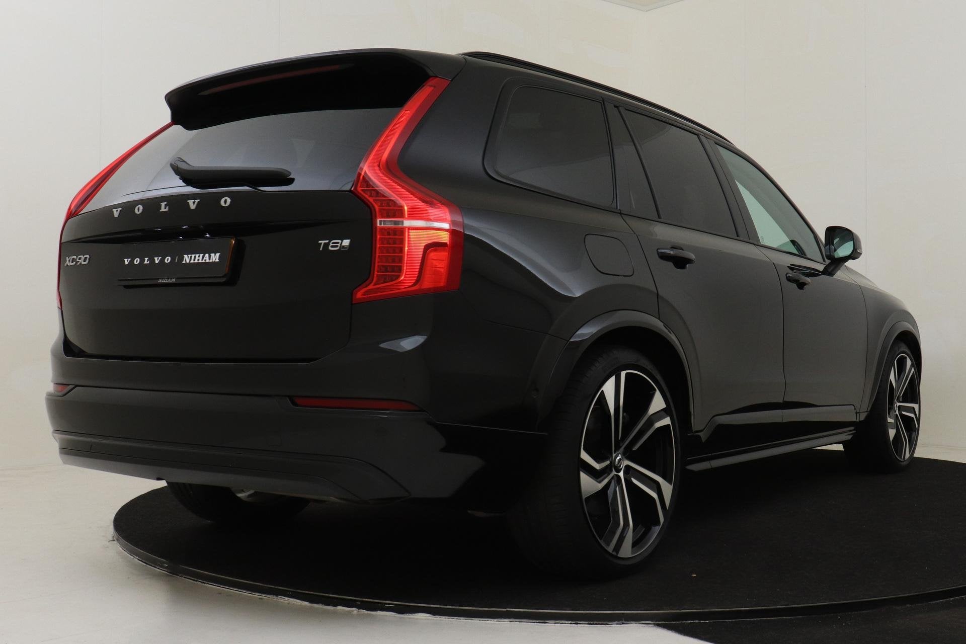 Volvo XC90 T8 PLUG-IN HYBRID AWD ULTRA DARK *FULL OPTIONS!*, 12 maanden, Gebruikt, Euro 6, 4 cilinders