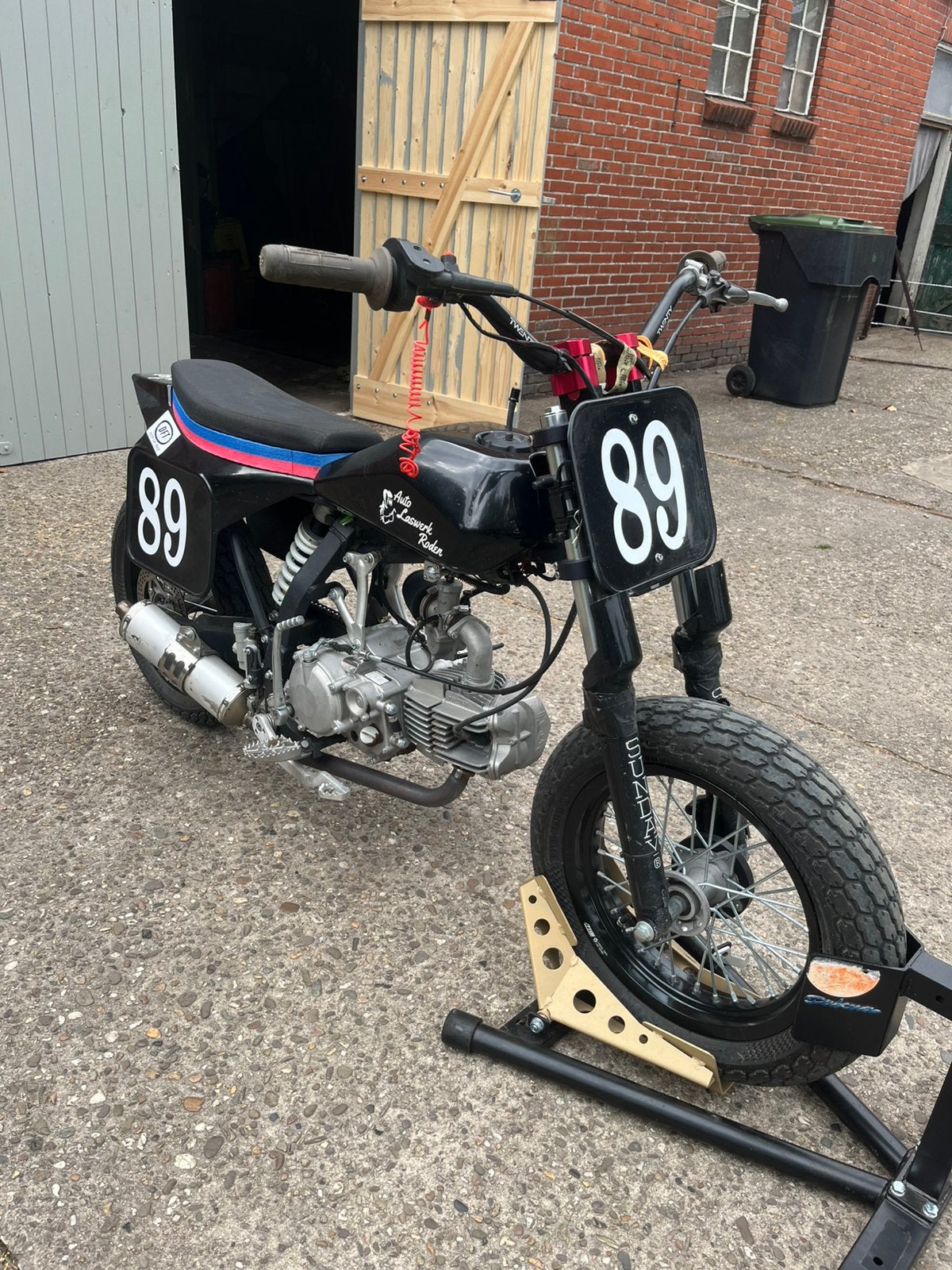 Flattrack, Ophalen