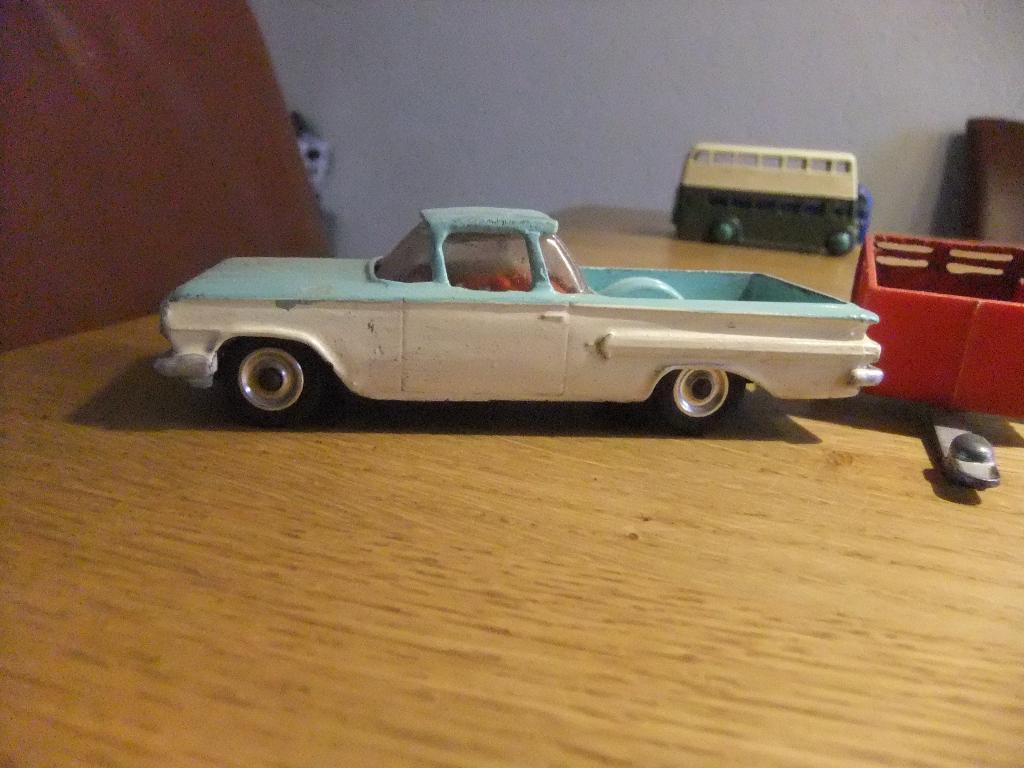 dinky cevrolet met aanhanger, Verzenden, Gebruikt, Auto, Dinky Toys