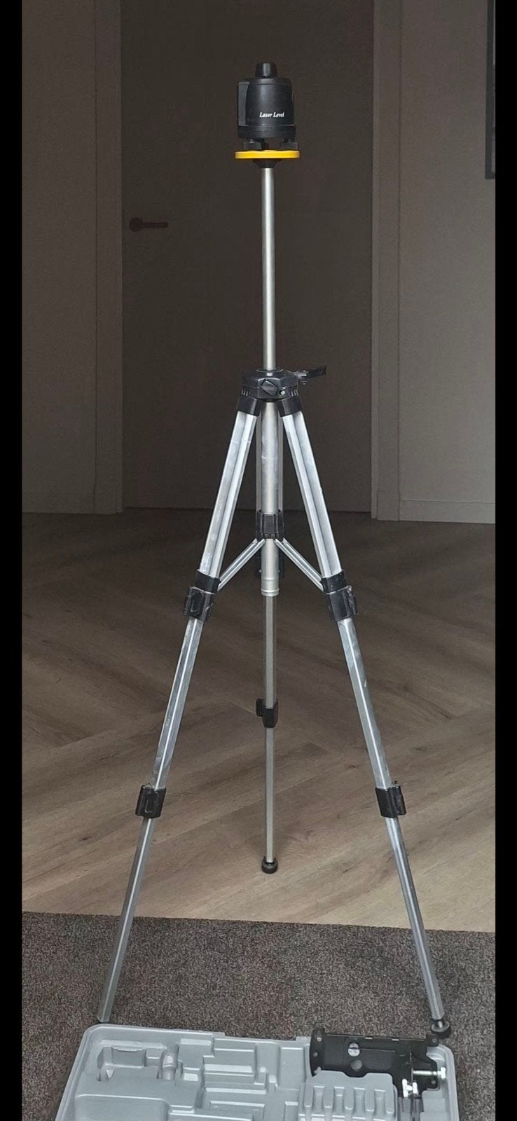 Laser Level met Statief - Nauwkeurig Waterpas Instrument, Doe-het-zelf en Verbouw, Meetapparatuur, Ophalen of Verzenden, Gebruikt