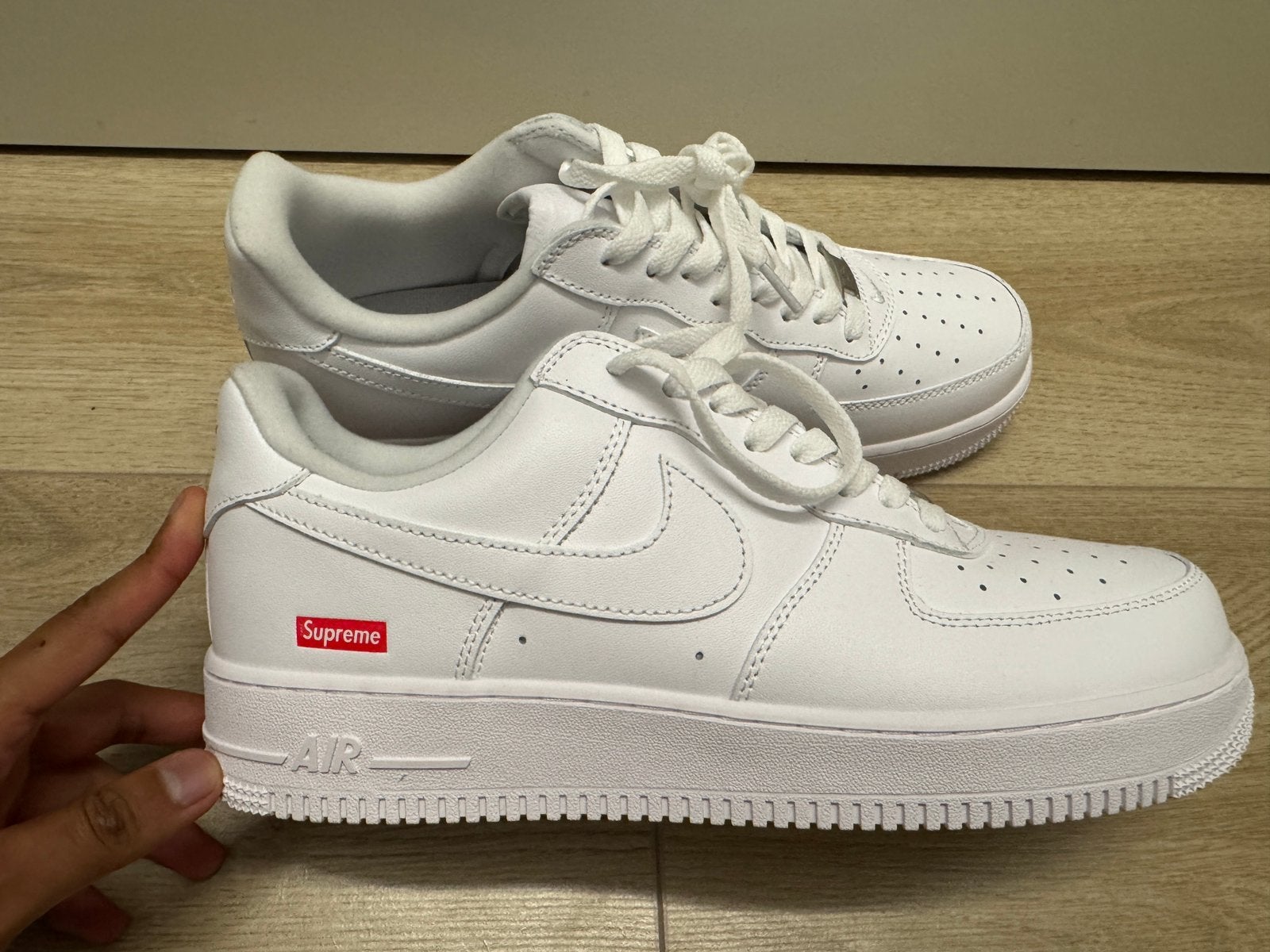 Nike Air Force 1 Low x Supreme White 👟, Ophalen of Verzenden, Zo goed als nieuw, Wit