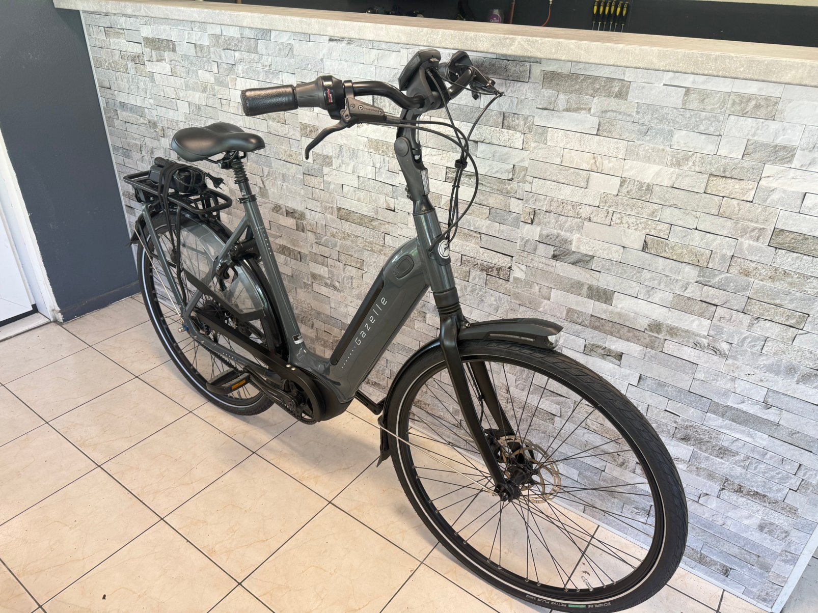 NIEUWSTAAT Gazelle Grenoble C5 TOTAAL 2800km. D57cm., Ophalen, Zo goed als nieuw, /, /