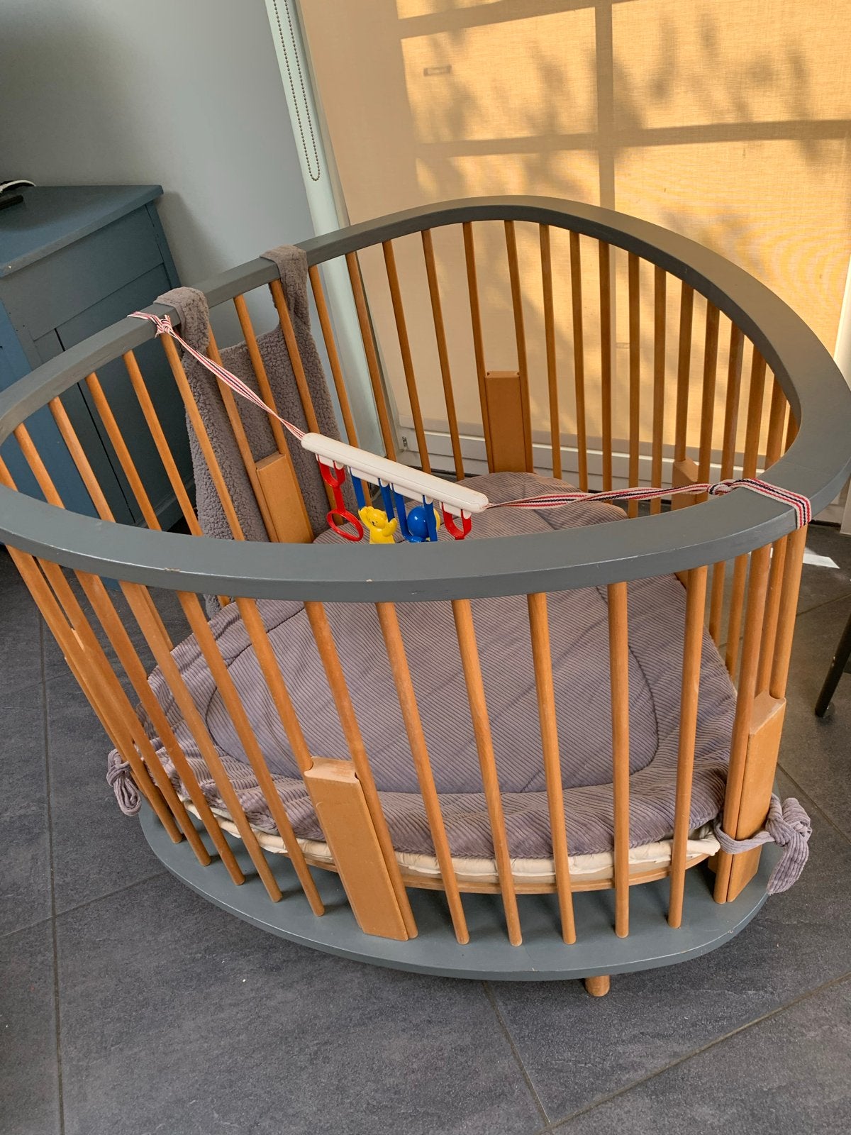 Mooie Bopita retro in hoogte verstelbare box met accessoires, Ophalen, Gebruikt, Overige vormen, In hoogte verstelbaar