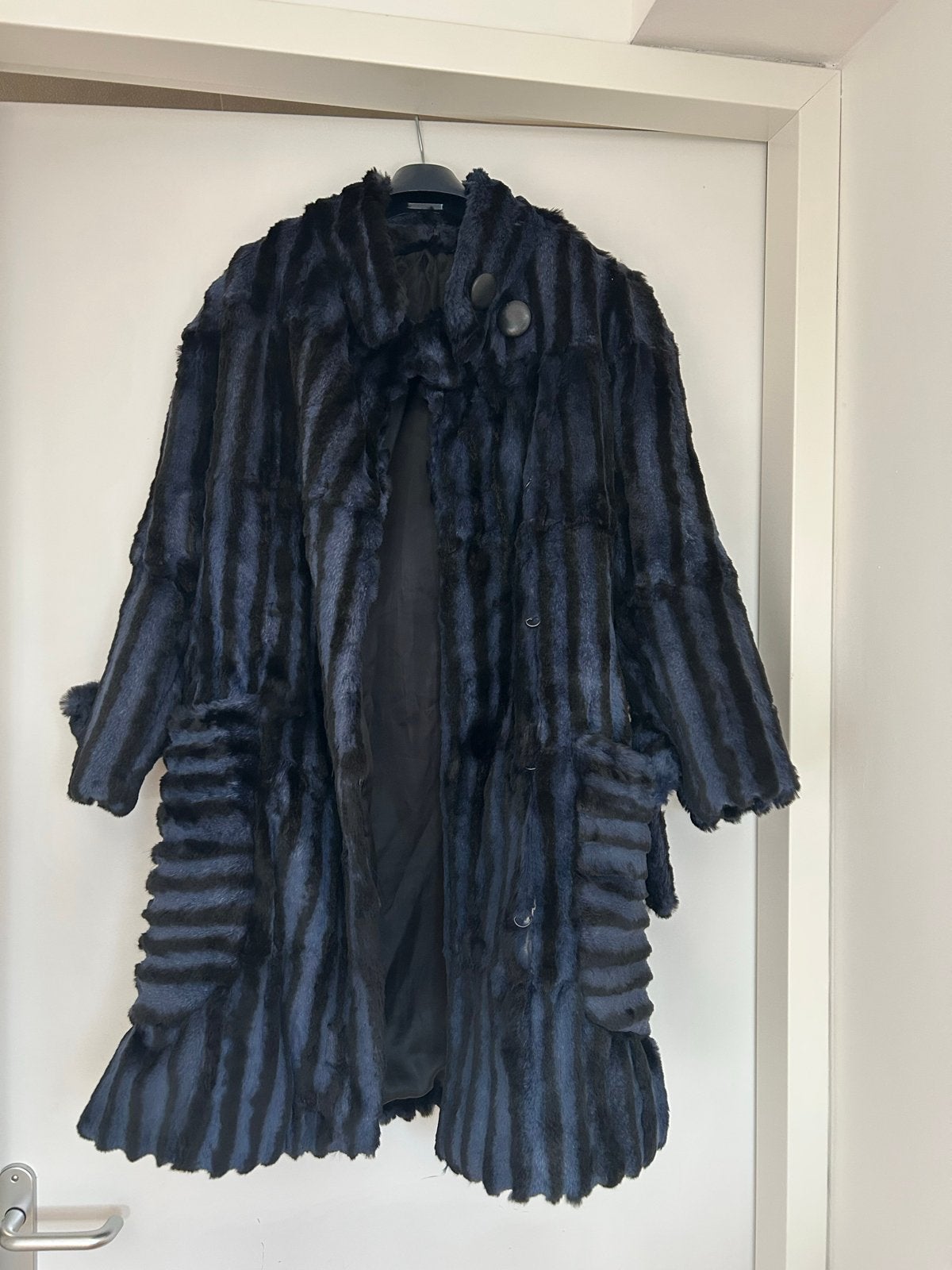 Echt bont jas, blauw/zwart gestreept, Ophalen, Gedragen, Maat 38/40 (M), Blauw
