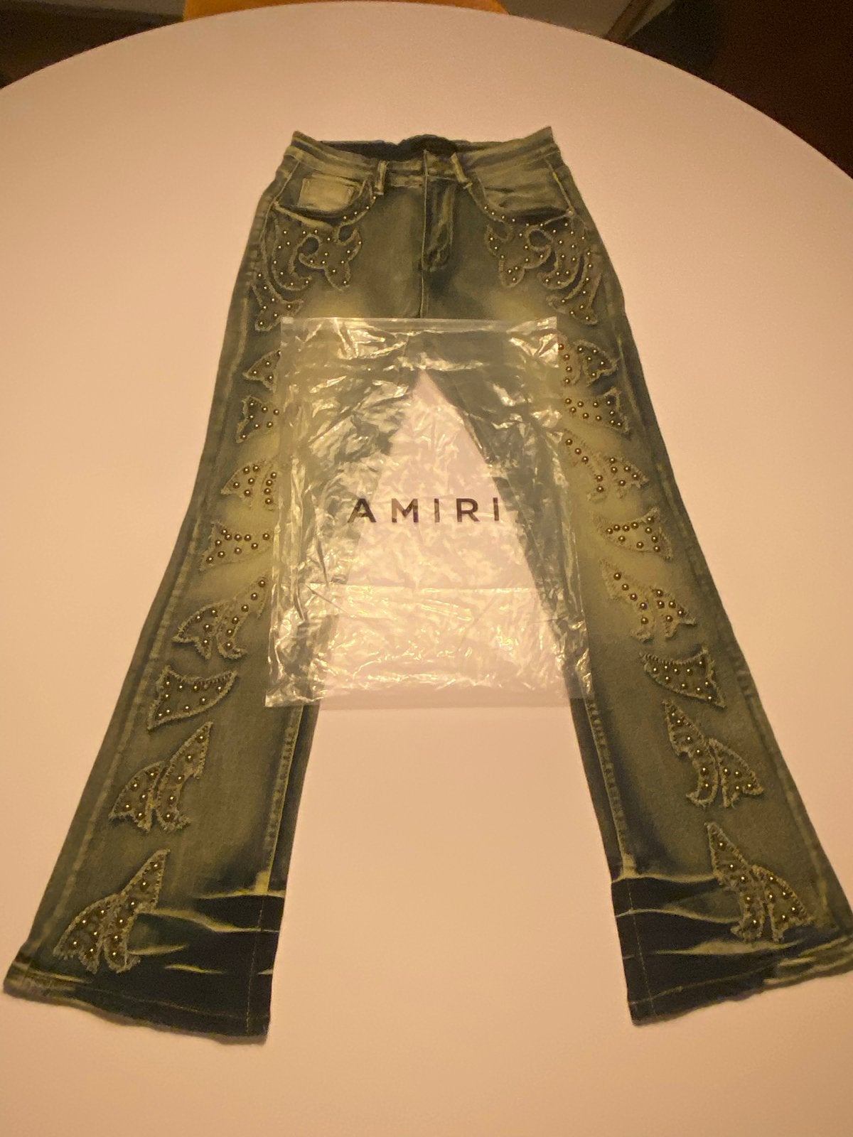 Amiri Jeans met studs - Zo goed als nieuw, Kleding | Heren, Ophalen of Verzenden, Nieuw, Overige kleuren, W32 (confectie 46) of kleiner