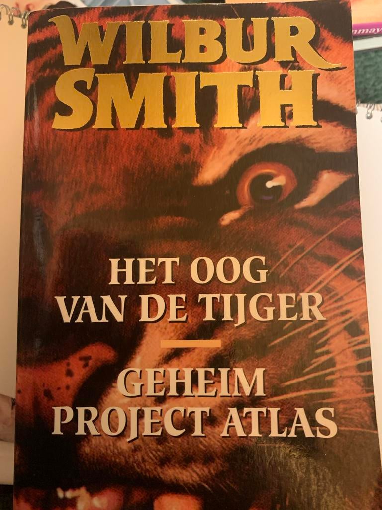 Het Oog van de Tijger - Wilbur Smith, Boeken, Ophalen of Verzenden, Gelezen