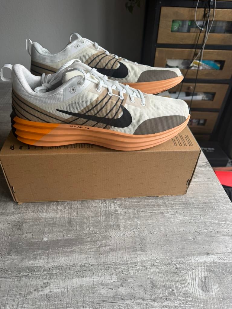 Nieuw paar nike luna roam in maat 49,5 (49.5) running, Overige kleuren, Nieuw, Ophalen of Verzenden, Sneakers of Gympen