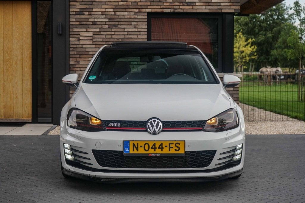 Volkswagen Golf 2.0 TSI GTI Panoramadak/DCC/R-camera/104DKM, Auto's, Dealer onderhouden, Stof, Gebruikt, 4 cilinders