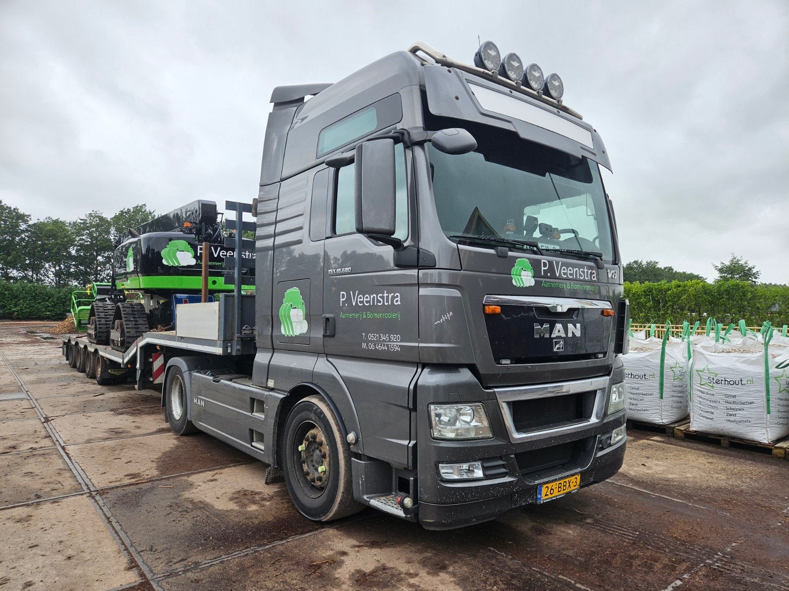 man 680 v8 met broshuis dieplader uitschuifbaar, Auto's, Automaat, Zwart, MAN, 680 pk