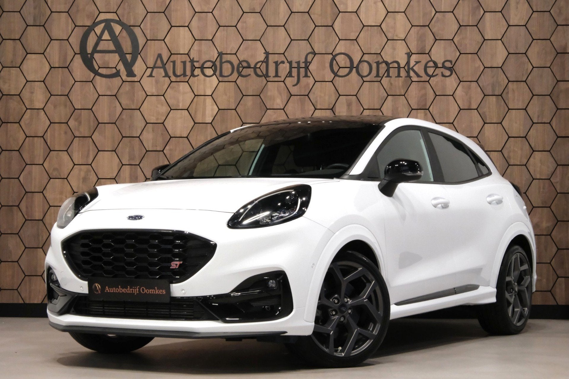 Ford Puma 1.5 EcoBoost ST-X *200pk* NIEUWSTAAT 27.450km Reca, Auto's, Wit, Leder, Bedrijf, Handgeschakeld