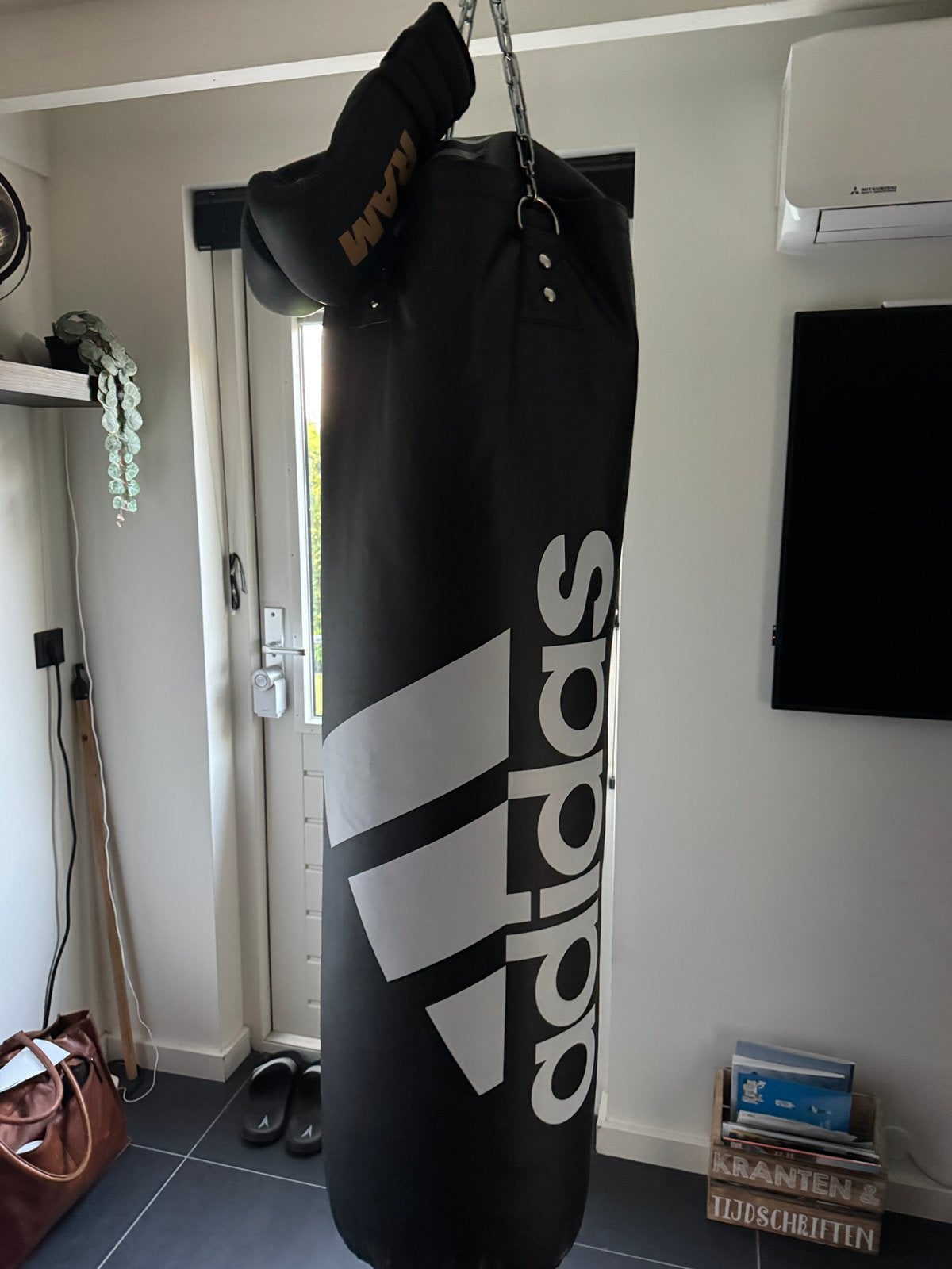 Bokszak Adidas 180cm 1 week oud, Sport en Fitness, Ophalen, Nieuw, Bokszak