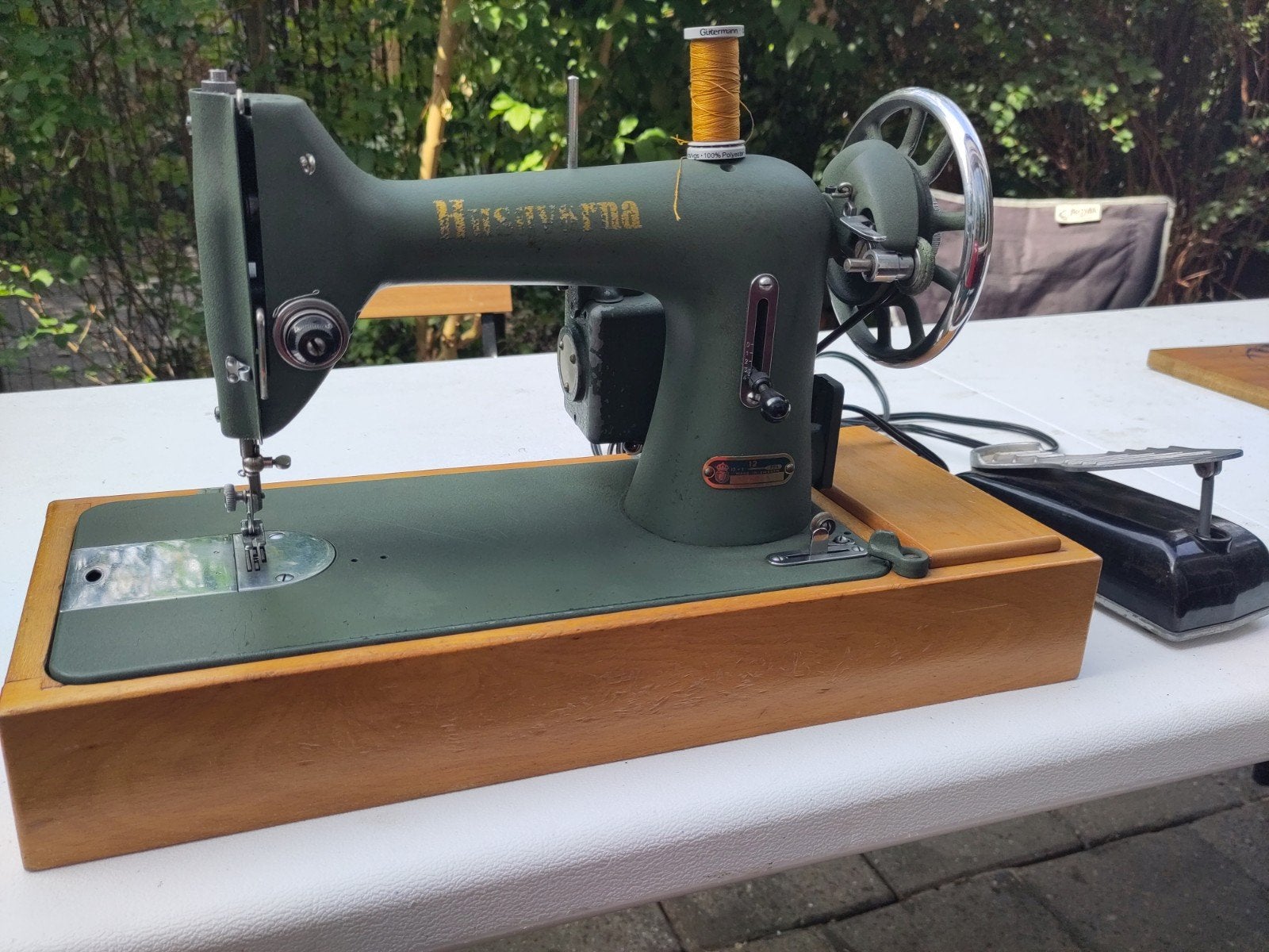 Husqvarna Elektrische Naaimachine - Vintage, Hobby en Vrije tijd, Naaimachines en Toebehoren, Ophalen, Gebruikt, Naaimachine, Husqvarna