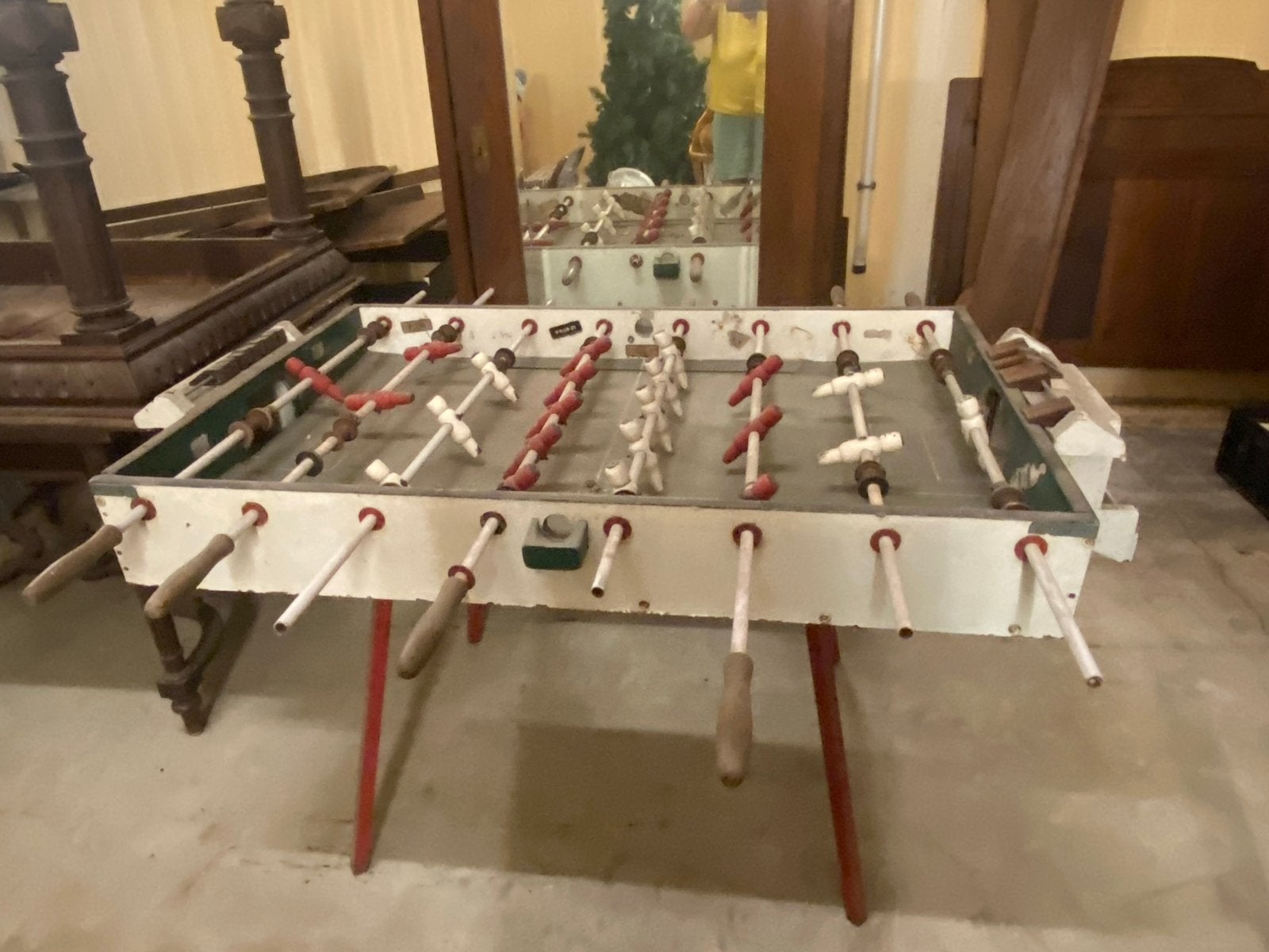 Houten voetbaltafel op poten met houten poppetjes, Ophalen, Gebruikt