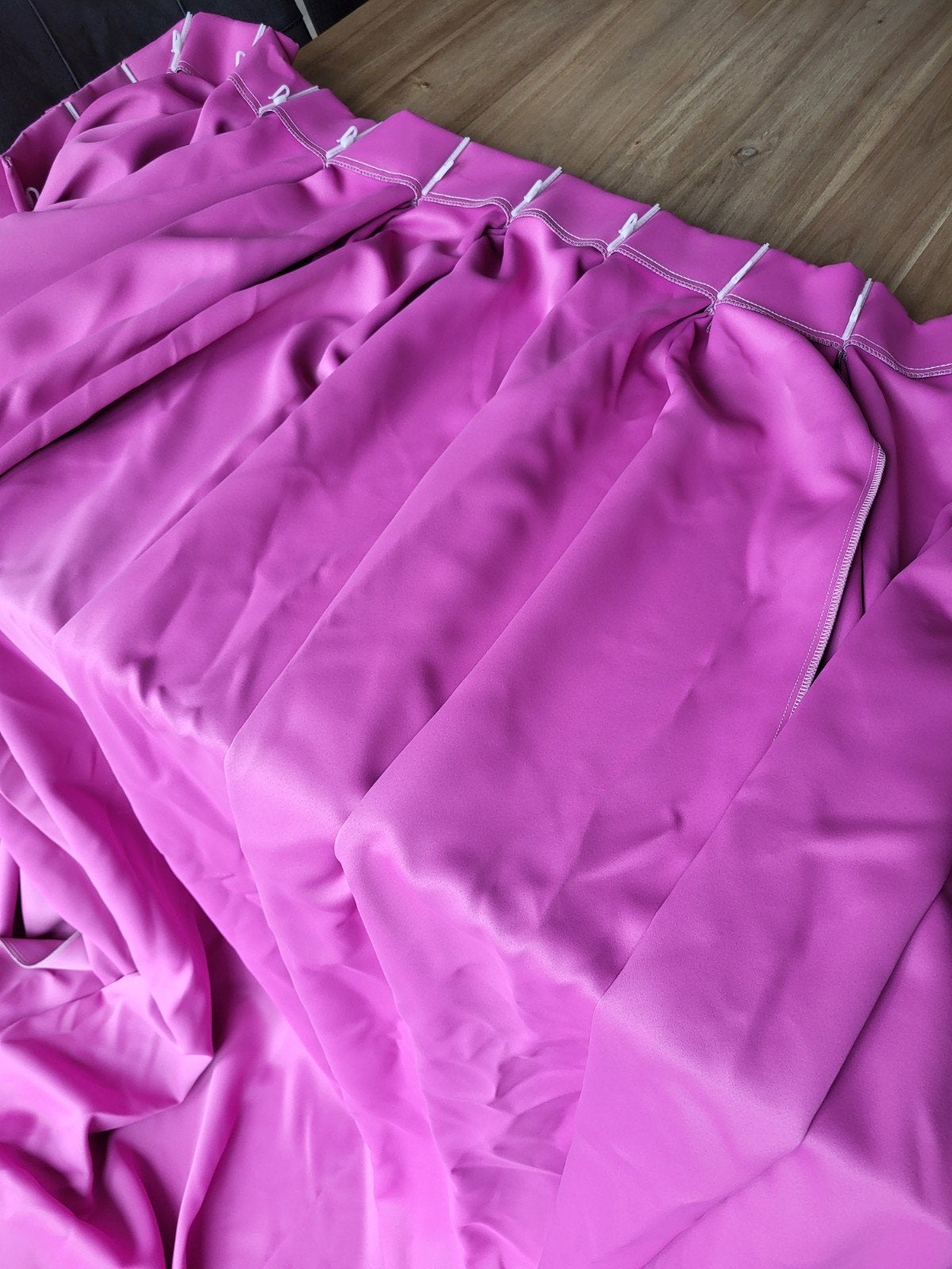 Overgordijn fuchsia 2 gelijke delen, Ophalen, Overgordijn, Zo goed als nieuw, Isolerend