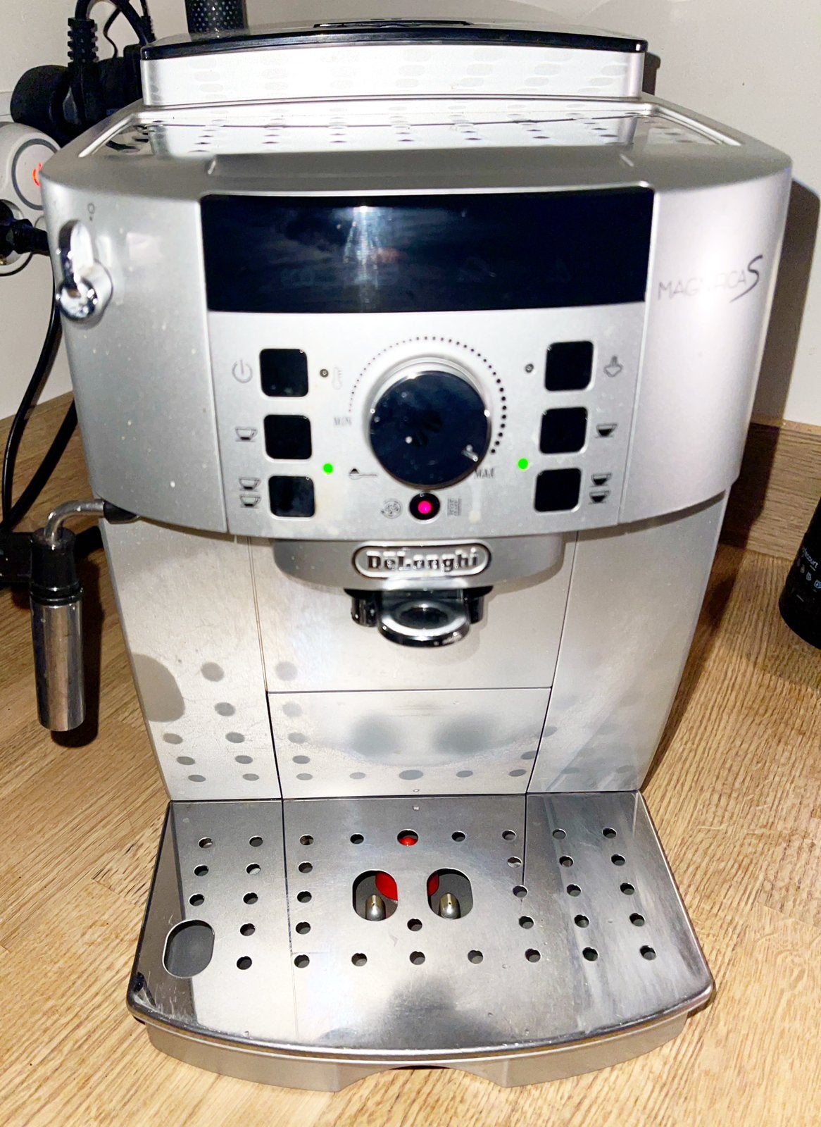 Delonghi magnifica S Ecam 2210SB, Ophalen, Gebruikt, Combi, 2 tot 4 kopjes