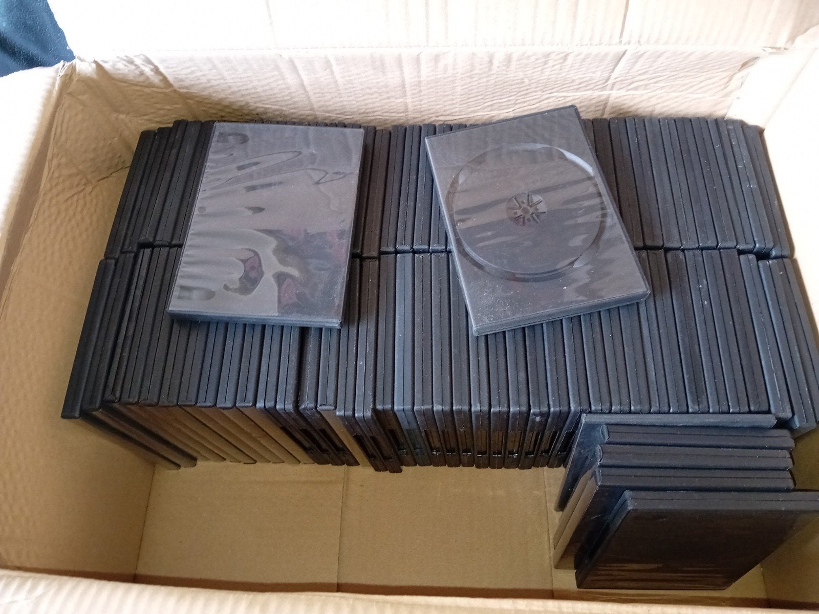 100 LEGE DVD DOOSJES, Ophalen of Verzenden, Zo goed als nieuw