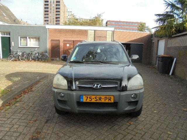 Hyundai Tucson 2.0 I 2WD 2006 Zwart, Zwart, 4 cilinders, Zwart, 75 €/maand