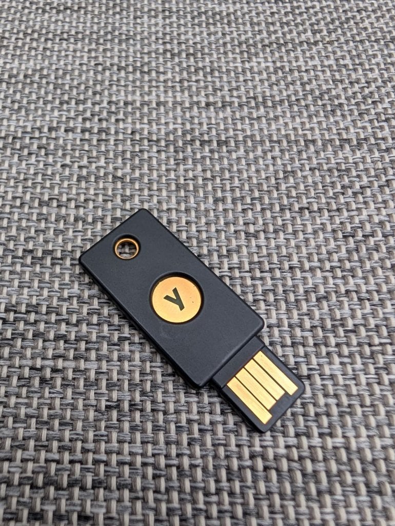 Yubico YubiKey 4 (USB-A), Computers en Software, Ophalen of Verzenden, Gebruikt, Yubico