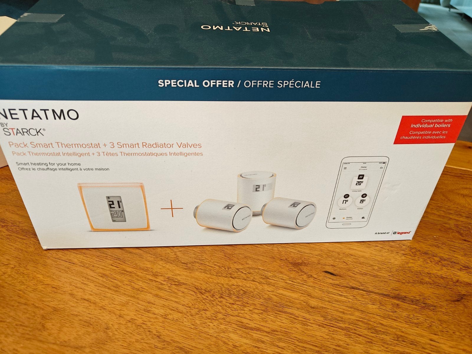 Netatmo slimme thermostaat + 3 slimme radiatorkranen, Ophalen of Verzenden, Slimme thermostaat, Zo goed als nieuw