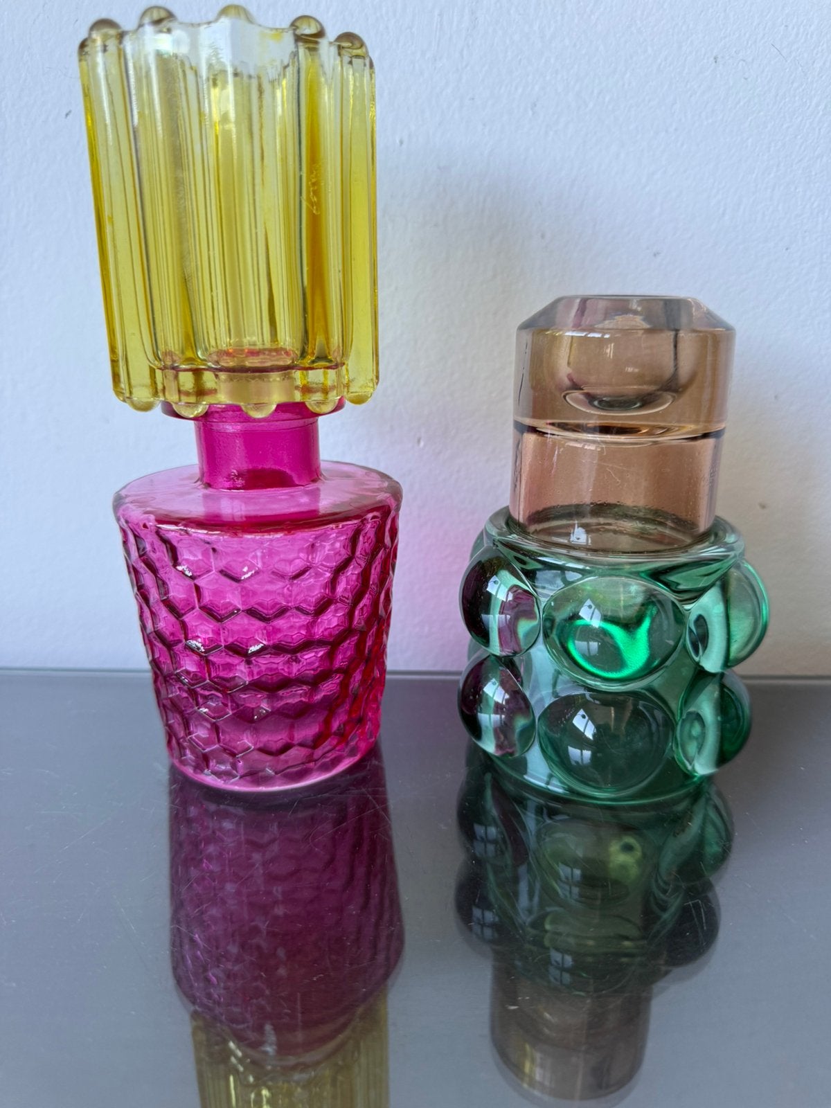 Twee kandelaars gekleurd glas Daan Kromhout, Huis en Inrichting, Ophalen of Verzenden, Zo goed als nieuw, Glas
