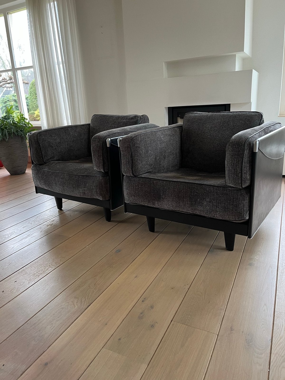 Set van 2 Poltrona Frau Mignon fauteuils, Ophalen, Zo goed als nieuw, Stof, 75 tot 100 cm