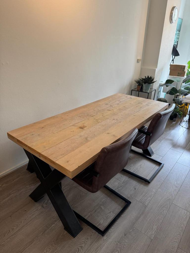 Robuuste eettafel met X-poten en bijpassende bank, Huis en Inrichting, Ophalen, Gebruikt, 50 tot 100 cm, 150 tot 200 cm