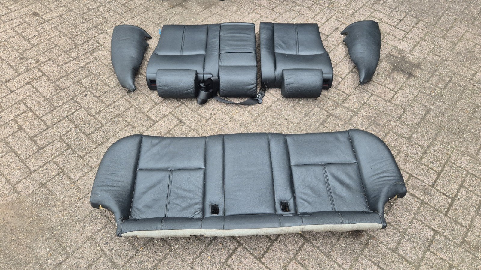 BMW E39 Touring Lederen achter Interieur, Auto-onderdelen, Interieur en Bekleding, Gebruikt, Info@bmw.de, Petuelring 130, 80788 München, Duitsland